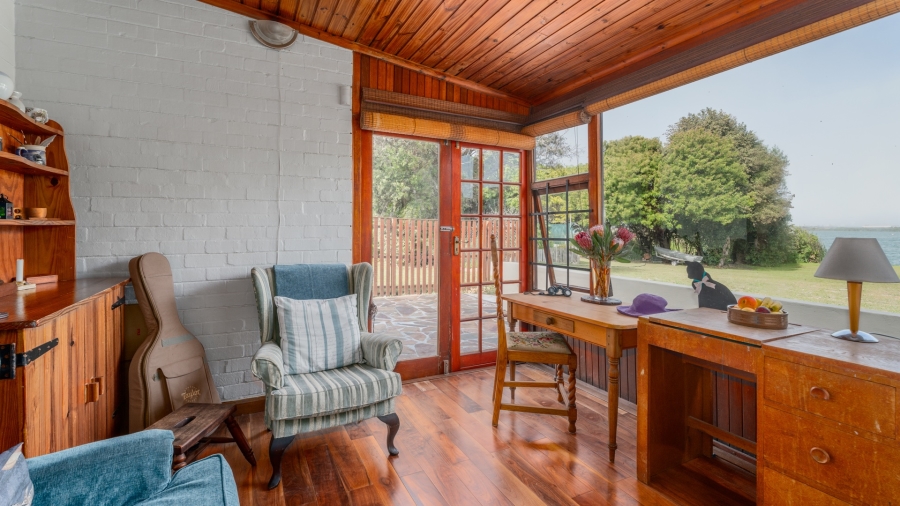 5 Bedroom Property for Sale in Zeekoevlei Western Cape
